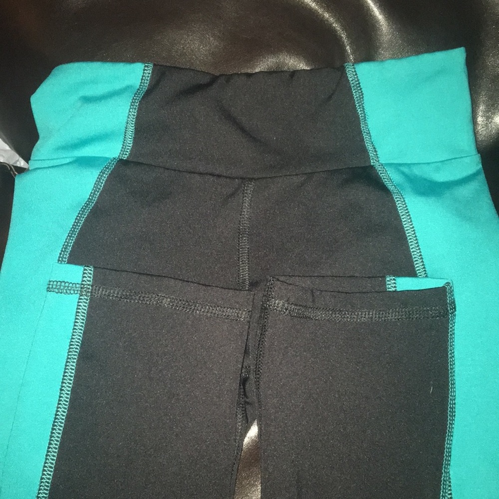 Capri Athletic Leggings with Aqua Blue Strip!